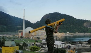 operacao-atlantico-ii-exercito-do-brasil-treina-defesa-da-usina-nuclear-de-angra-dos-reis-26-07-2010