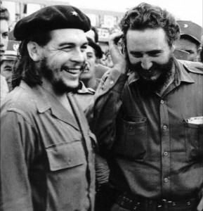 Chê e Fidel no comando de Cuba. Imagem: Internet